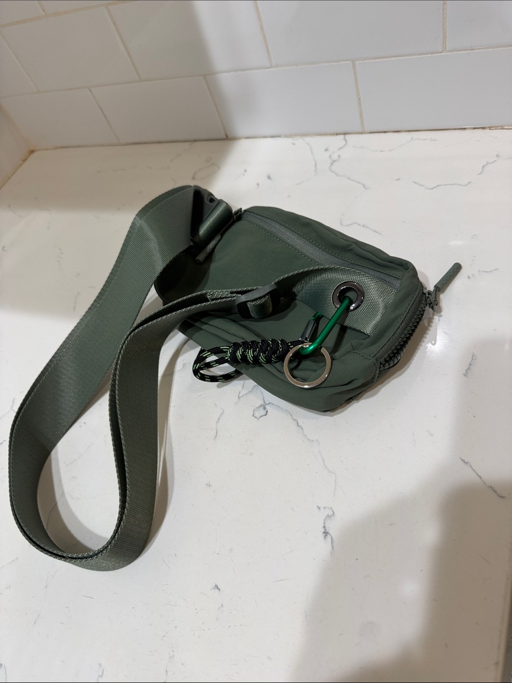 Woven Quilted Belt Bag in Olive NEW - Picture 3 of 10